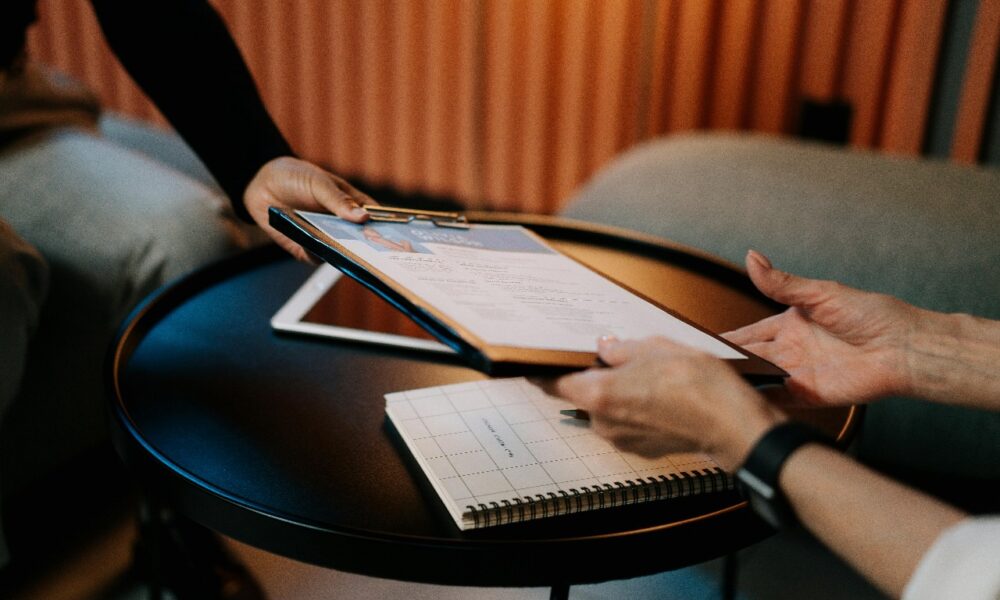 from-reactive-to-predictive:-the-role-of-ai-in-revolutionizing-fintech-compliance